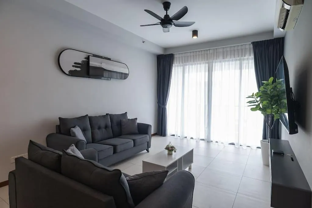 Family Seaview Suite With 3 Rooms By The Only Bnb Tanjung Tokong Appartamento